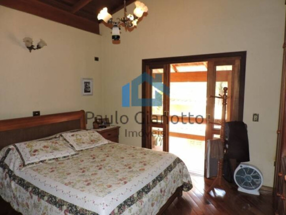 Imagem Casa com 5 Quartos à Venda, 1.123 m² em Granja Viana - Carapicuíba Imagem Casa com 5 Quartos à Venda, 1.123 m² em Granja Viana - Carapicuíba