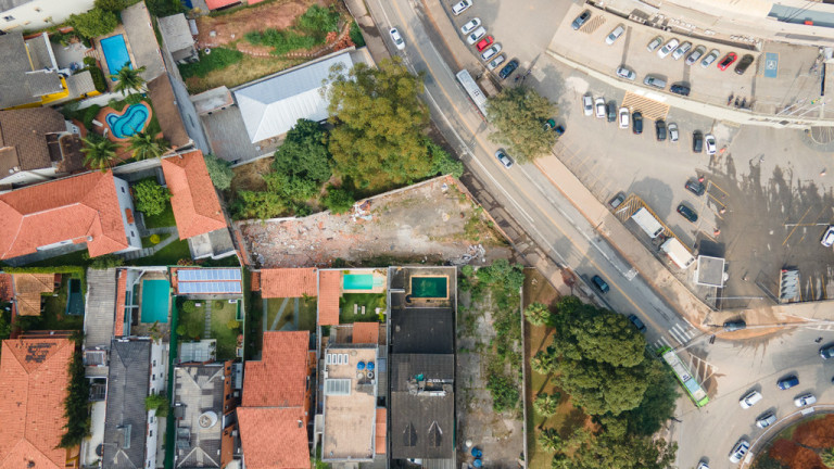 Terreno à Venda, 725 m² em Jardim Leonor - São Paulo