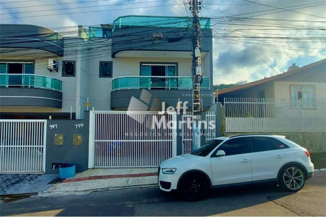 Imagem Sobrado com 3 Quartos à Venda, 255 m² em Nações - Balneário Camboriú Imagem Sobrado com 3 Quartos à Venda, 255 m² em Nações - Balneário Camboriú