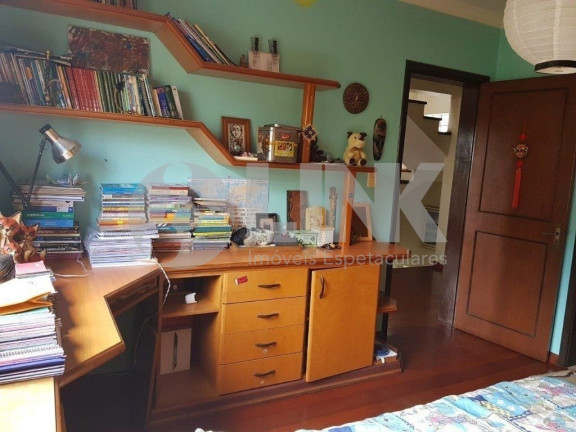 Imagem Casa com 4 Quartos à Venda, 338 m² em Jardim Itu - Porto Alegre Imagem Casa com 4 Quartos à Venda, 338 m² em Jardim Itu - Porto Alegre