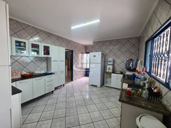 Imagem Casa com 3 Quartos à Venda, 180 m² Imagem Casa com 3 Quartos à Venda, 180 m²