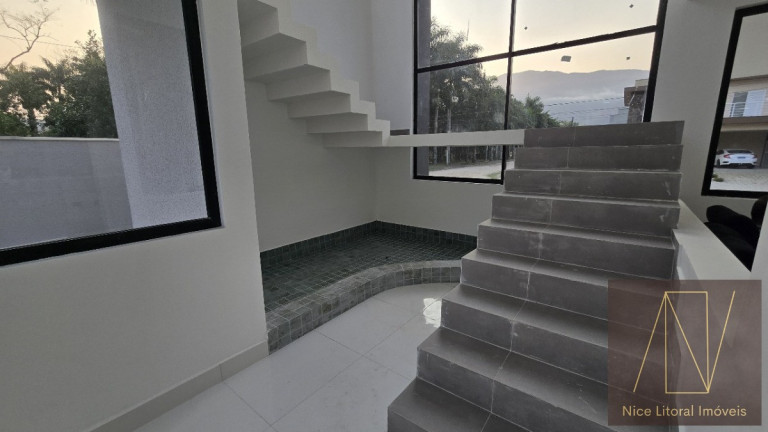 Imagem Sobrado com 4 Quartos à Venda, 300 m² em Massaguaçu - Caraguatatuba Imagem Sobrado com 4 Quartos à Venda, 300 m² em Massaguaçu - Caraguatatuba