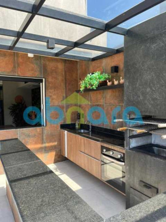 Imagem Cobertura com 4 Quartos à Venda, 400 m² em Copacabana - Rio De Janeiro Imagem Cobertura com 4 Quartos à Venda, 400 m² em Copacabana - Rio De Janeiro