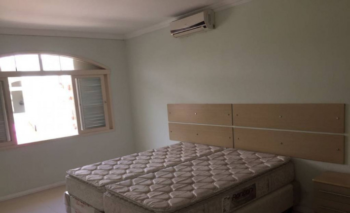 Imagem Casa com 5 Quartos à Venda, 200 m² em Centro - Xangri-lá Imagem Casa com 5 Quartos à Venda, 200 m² em Centro - Xangri-lá