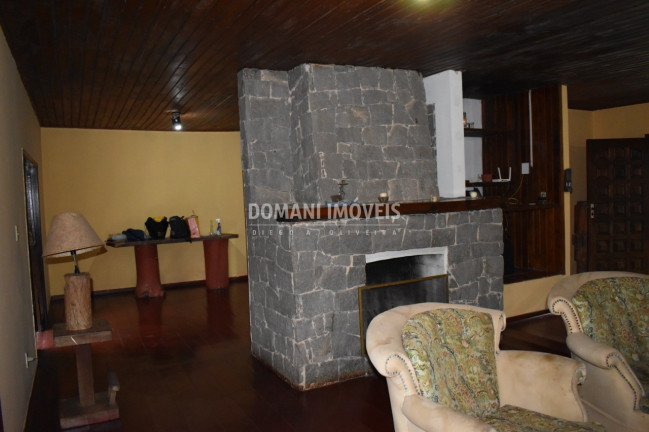 Imagem Casa com 4 Quartos à Venda, 360 m² em Região Do Alto Da Boa Vista - Campos Do Jordão Imagem Casa com 4 Quartos à Venda, 360 m² em Região Do Alto Da Boa Vista - Campos Do Jordão