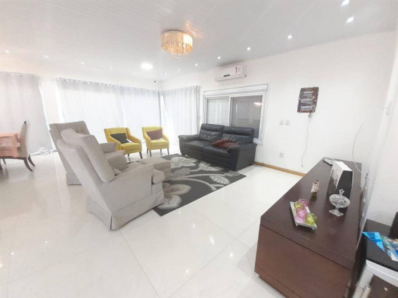 Imagem Casa com 4 Quartos à Venda, 120 m² em Xangri-lá Imagem Casa com 4 Quartos à Venda, 120 m² em Xangri-lá