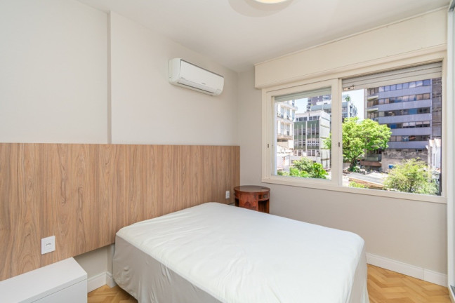 Imagem Imóvel com 3 Quartos à Venda, 120 m² em Moinhos De Vento - Porto Alegre Imagem Imóvel com 3 Quartos à Venda, 120 m² em Moinhos De Vento - Porto Alegre