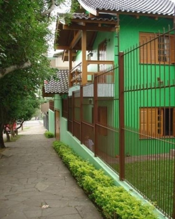 Imagem Casa com 4 Quartos à Venda, 305 m² em Jardim Planalto - Porto Alegre Imagem Casa com 4 Quartos à Venda, 305 m² em Jardim Planalto - Porto Alegre