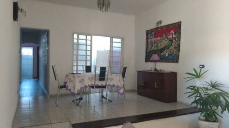 Imagem Casa com 4 Quartos à Venda, 270 m² em Parque São Jorge - Taubaté Imagem Casa com 4 Quartos à Venda, 270 m² em Parque São Jorge - Taubaté