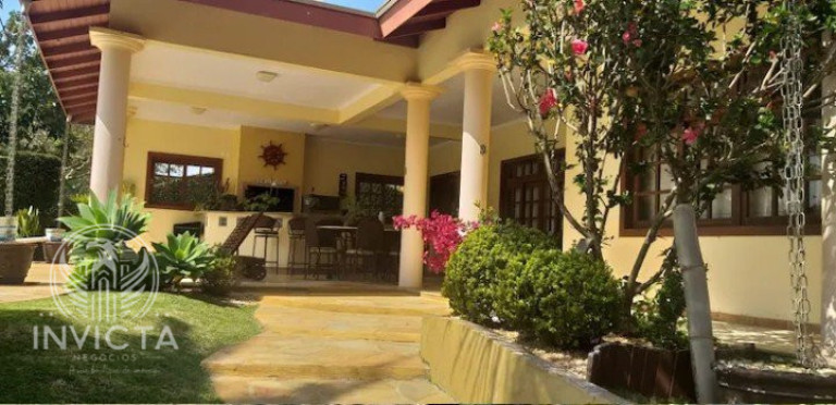 Imagem Casa com 4 Quartos à Venda, 351 m² em Praia Das Taquaras - Balneário Camboriú Imagem Casa com 4 Quartos à Venda, 351 m² em Praia Das Taquaras - Balneário Camboriú