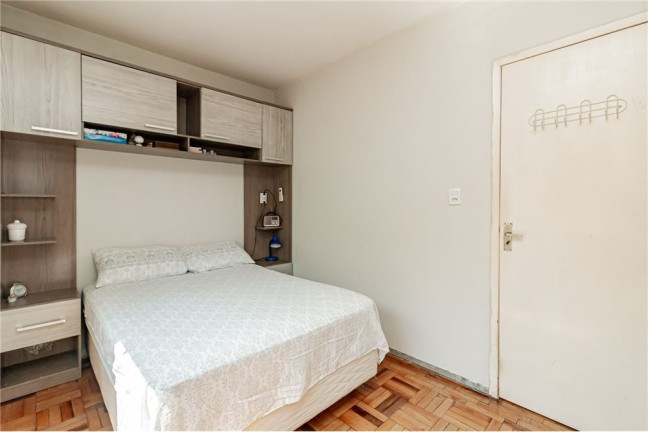 Imagem Imóvel com 1 Quarto à Venda,  em Passo Da Areia - Porto Alegre