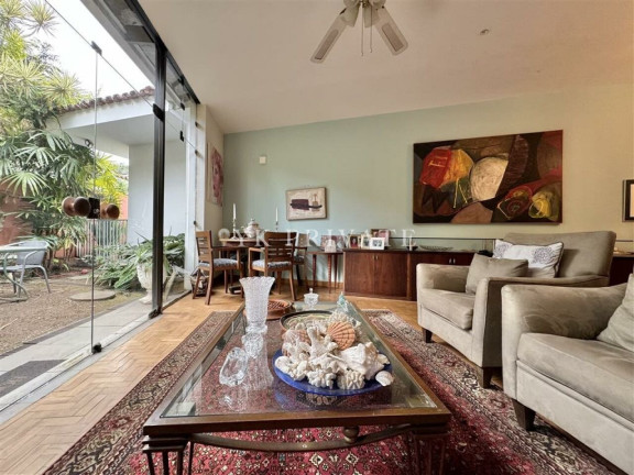 Casa com 3 Quartos à Venda, 230 m² em Alto De Pinheiros - São Paulo