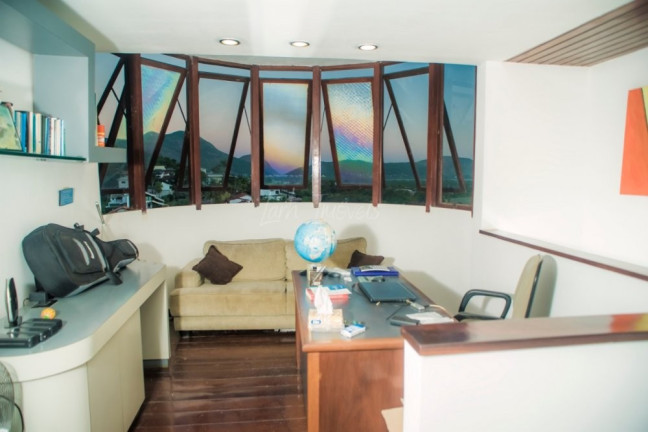 Imagem Casa com 4 Quartos à Venda, 435 m² em Itaipu - Niterói