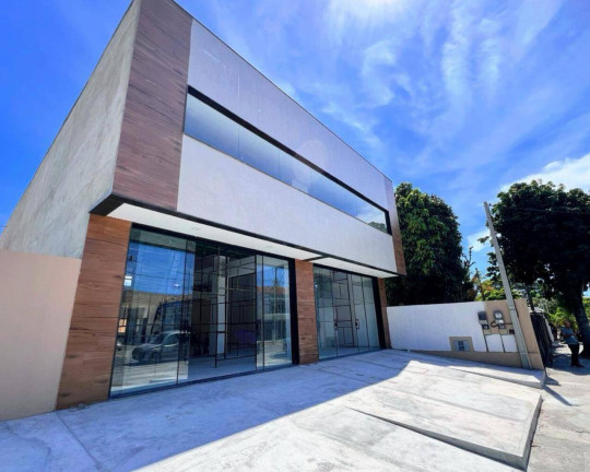Imóvel Comercial para Alugar, 400 m² em Centro - Araruama