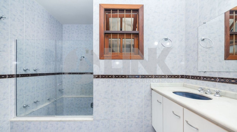 Imagem Casa com 5 Quartos à Venda, 268 m² em Higienópolis - Porto Alegre Imagem Casa com 5 Quartos à Venda, 268 m² em Higienópolis - Porto Alegre