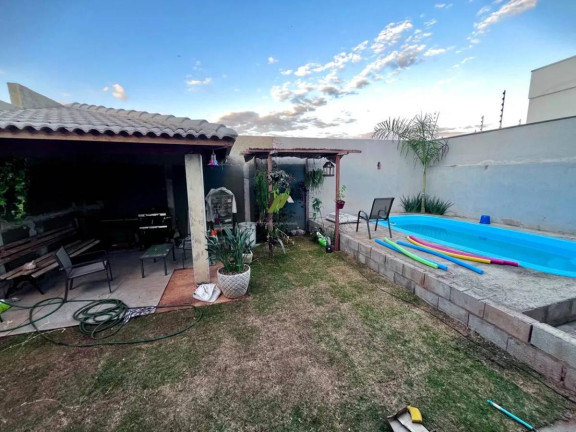 Imagem Casa com 3 Quartos à Venda, 134 m²