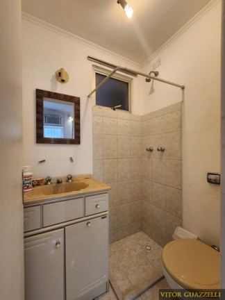 Imagem Imóvel com 2 Quartos à Venda, em Rio Branco - Porto Alegre Imagem Imóvel com 2 Quartos à Venda, em Rio Branco - Porto Alegre