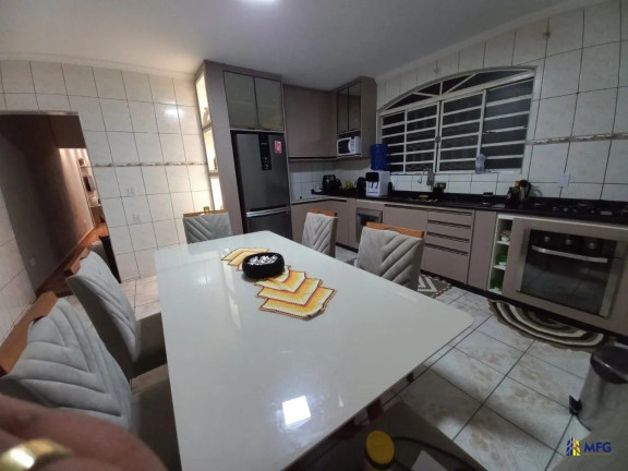 Sobrado com 2 Quartos à Venda, 210 m² em Jardim Maria Eugênia - Sorocaba