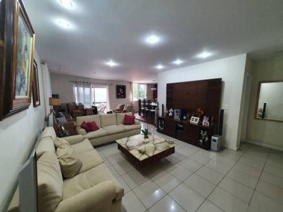 Imagem Casa com 4 Quartos à Venda, 377 m² em Freguesia De Jacarepaguá - Rio De Janeiro