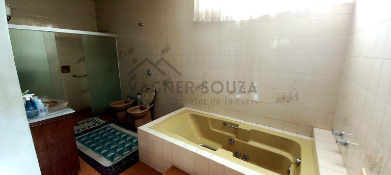 Imagem Casa com 3 Quartos à Venda, 330 m² em Zona 02 - Maringá Imagem Casa com 3 Quartos à Venda, 330 m² em Zona 02 - Maringá