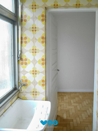 Imagem Imóvel com 3 Quartos à Venda, 99 m² em Petrópolis - Porto Alegre