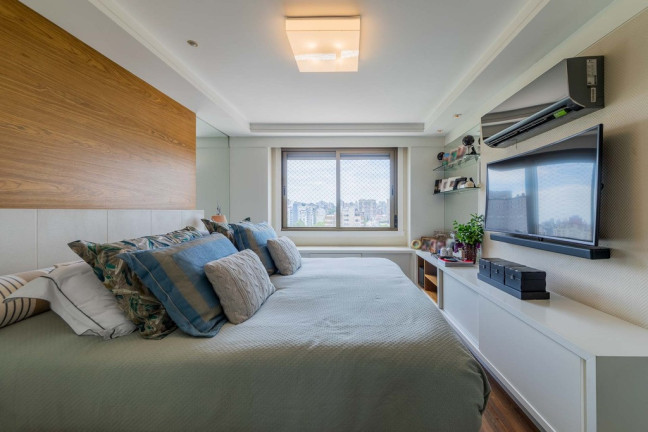 Imagem Imóvel com 3 Quartos à Venda, 161 m² em Moinhos De Vento - Porto Alegre Imagem Imóvel com 3 Quartos à Venda, 161 m² em Moinhos De Vento - Porto Alegre