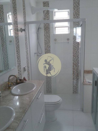 Sobrado com 3 Quartos à Venda, 300 m² em Embare - Santos