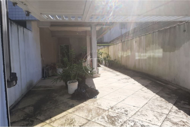Imagem Casa com 5 Quartos à Venda, 241 m² em Vila Valença - São Vicente Imagem Casa com 5 Quartos à Venda, 241 m² em Vila Valença - São Vicente