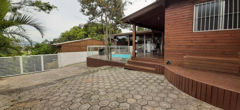 Imagem Casa com 3 Quartos à Venda, 750 m² em São João Do Rio Vermelho - Florianópolis