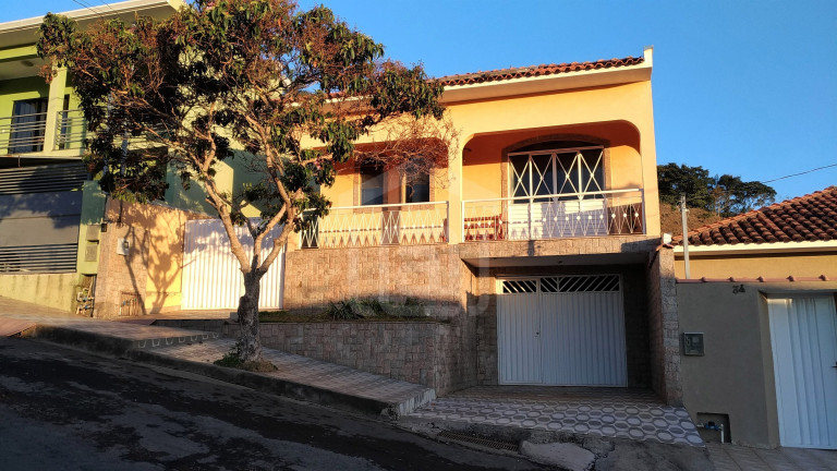 Imagem Casa com 3 Quartos à Venda, 195 m² em Residencial Rezende I - Bandeira Do Sul Imagem Casa com 3 Quartos à Venda, 195 m² em Residencial Rezende I - Bandeira Do Sul