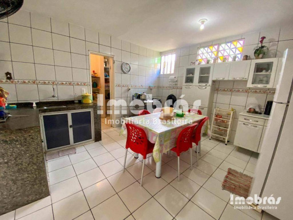 Imagem Casa com 3 Quartos à Venda, 230 m² em Cidade Dos Funcionários - Fortaleza Imagem Casa com 3 Quartos à Venda, 230 m² em Cidade Dos Funcionários - Fortaleza