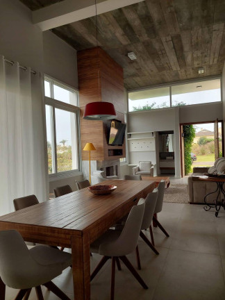 Imagem Casa com 4 Quartos à Venda, em Xangri-lá Imagem Casa com 4 Quartos à Venda, em Xangri-lá