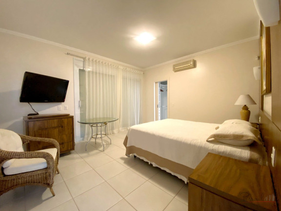 Imagem Casa com 4 Quartos à Venda, 620 m² em Jurerê - Florianópolis Imagem Casa com 4 Quartos à Venda, 620 m² em Jurerê - Florianópolis