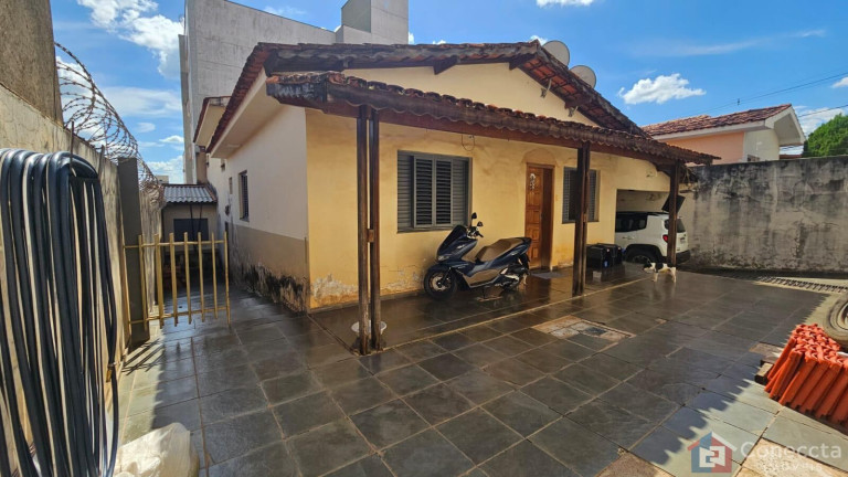 Imagem Casa com 4 Quartos à Venda, 255 m² em São Francisco - Patos De Minas Imagem Casa com 4 Quartos à Venda, 255 m² em São Francisco - Patos De Minas
