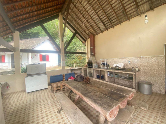 Imagem Casa com 5 Quartos à Venda, 250 m² em Iucas - Teresópolis Imagem Casa com 5 Quartos à Venda, 250 m² em Iucas - Teresópolis