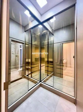 Imagem Casa com 3 Quartos à Venda, 300 m² Imagem Casa com 3 Quartos à Venda, 300 m²