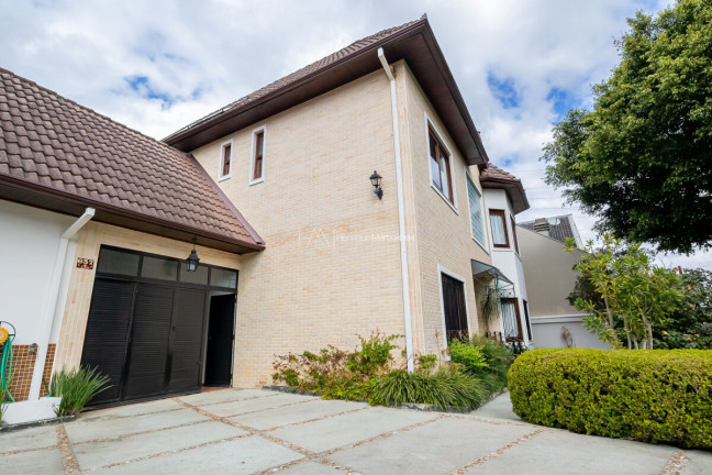 Imagem Casa com 5 Quartos à Venda, 401 m² em Santa Felicidade - Curitiba