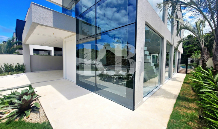 Imagem Imóvel com 6 Quartos à Venda, em Riviera - Bertioga Imagem Imóvel com 6 Quartos à Venda, em Riviera - Bertioga