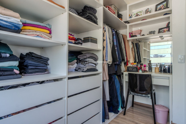 Imagem Apartamento com 3 Quartos à Venda, 79 m² em Cabral - Curitiba