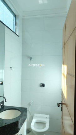 Imagem Casa com 4 Quartos à Venda, 240 m² Imagem Casa com 4 Quartos à Venda, 240 m²