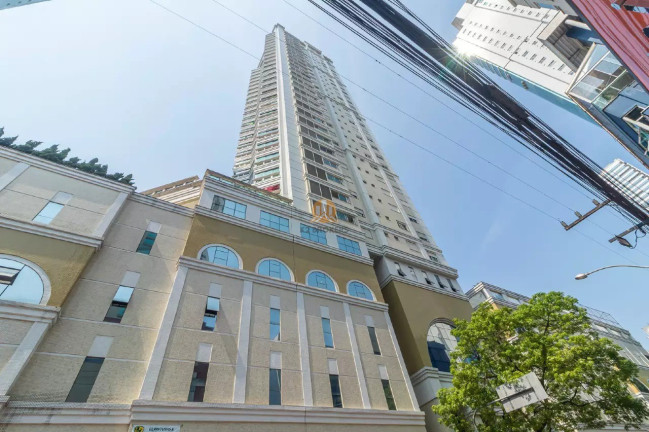 Imagem Imóvel com 3 Quartos à Venda, 146 m² em Centro - Balneário Camboriú Imagem Imóvel com 3 Quartos à Venda, 146 m² em Centro - Balneário Camboriú