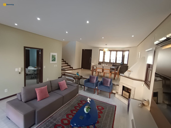Imagem Casa com 4 Quartos à Venda, 220 m² em Córrego Grande - Florianópolis Imagem Casa com 4 Quartos à Venda, 220 m² em Córrego Grande - Florianópolis