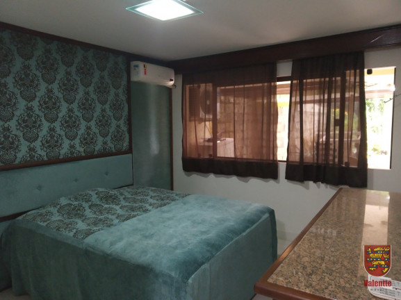 Imagem Casa com 6 Quartos à Venda, em Coqueiros - Florianópolis Imagem Casa com 6 Quartos à Venda, em Coqueiros - Florianópolis