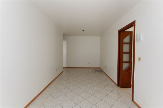 Imagem Imóvel com 3 Quartos à Venda, em Tristeza - Porto Alegre Imagem Imóvel com 3 Quartos à Venda, em Tristeza - Porto Alegre