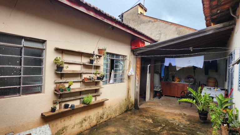 Imagem Casa com 3 Quartos à Venda, 100 m² em Conjunto Habitacional José Giordano - Londrina Imagem Casa com 3 Quartos à Venda, 100 m² em Conjunto Habitacional José Giordano - Londrina
