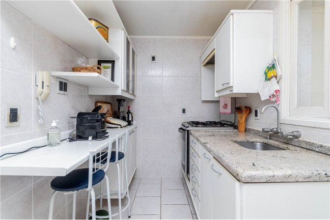 Imagem Imóvel com 2 Quartos à Venda, em Menino Deus - Porto Alegre Imagem Imóvel com 2 Quartos à Venda, em Menino Deus - Porto Alegre