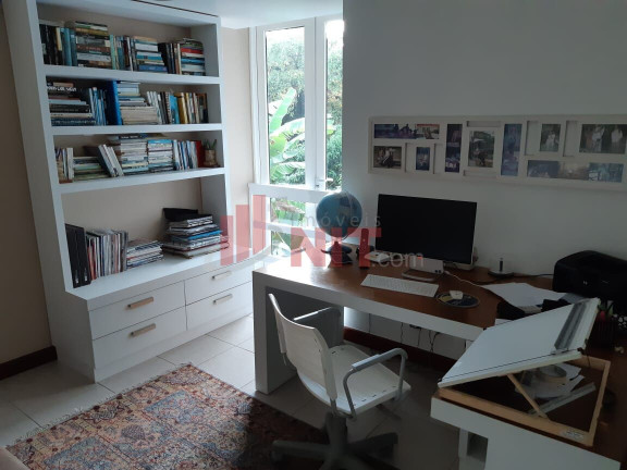 Imagem Casa com 3 Quartos à Venda, 365 m² em Piratininga - Niterói Imagem Casa com 3 Quartos à Venda, 365 m² em Piratininga - Niterói