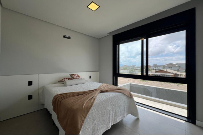 Imagem Casa com 4 Quartos à Venda, 213 m² em Centro - Xangri-lá