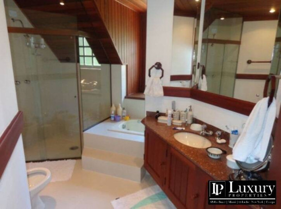 Imagem Casa com 5 Quartos à Venda, 480 m² em Alto Do Capivari - Campos Do Jordão Imagem Casa com 5 Quartos à Venda, 480 m² em Alto Do Capivari - Campos Do Jordão