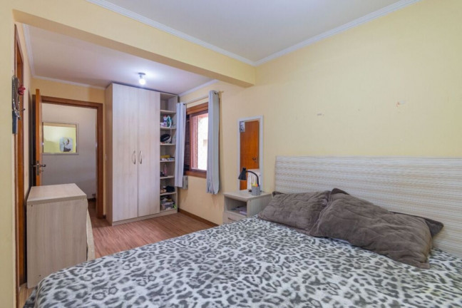 Imagem Imóvel com 3 Quartos à Venda, em Camaquã - Porto Alegre Imagem Imóvel com 3 Quartos à Venda, em Camaquã - Porto Alegre